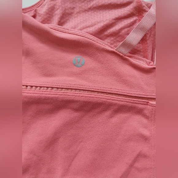 Lululemon Athletica Women  Active Tank with Built-in Bra - Picture 8 of 11
